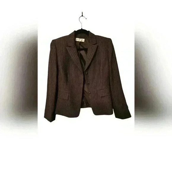 Tahari Arthur S Levine Women's  Fitted Three Button Lined Blazer  Size 6P - Picture 1 of 9
